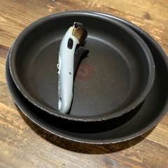 ティファール フライパンふたつの画像