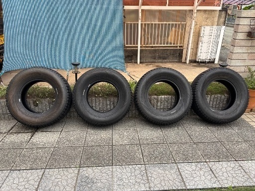 スタッドレスタイヤ 245/70R16　４本セット　ジムニー、デリカのリフトアップ　トライトン、ハイラックスのカスタムにも