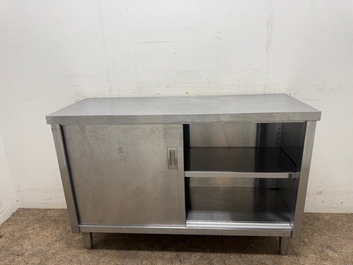 ステンレス　業務用　扉付き作業台　厨房　飲食店　W１２００ｘD４５０ｘH８００ｍｍ
