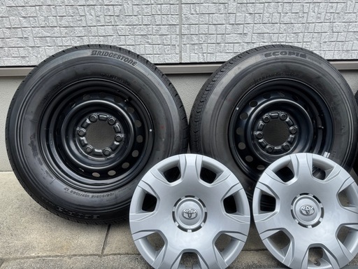 【新車取外し】ハイエース用タイヤ ホイールキャップ＋純正ナット付き