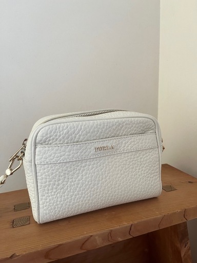 FURLA（フルラ） レザー ショルダーバッグ ホワイト LILLI