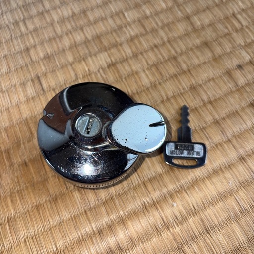 モンキー Z50J 5L純正タンクキャップ鍵付き美品 (須賀) 鶴崎のホンダの