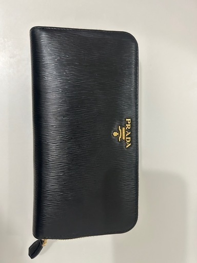 ほぼ未使用！PRADA長財布