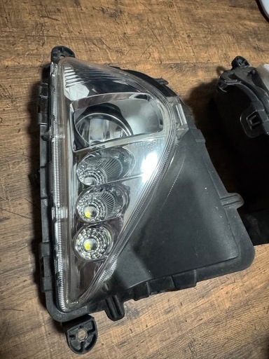 50プリウス 純正加工 バルブ交換可 フォグASSY (VELLM) 錦岡の外装