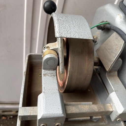 包丁研磨機
サンコウ研磨機