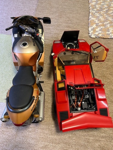 車、バイク模型です