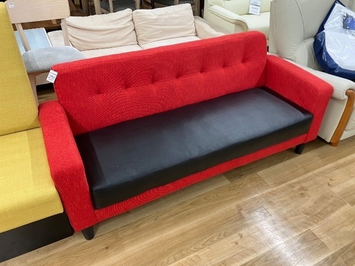 【軽トラ90分貸し出しサービス有】3人掛けソファー　レッド×ブラック