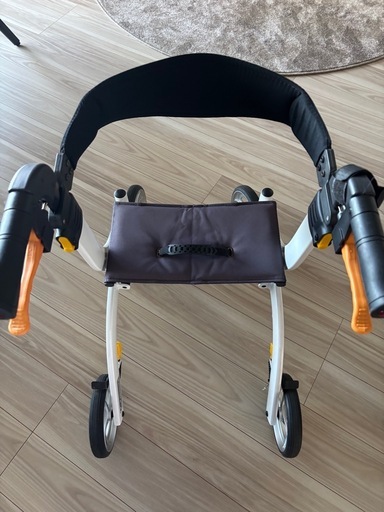リハビリ用歩行器