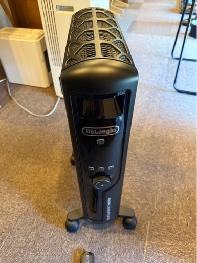 動作品　デロンギ　マルチダイナミックヒーター　型番MDHU12-BK