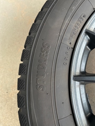 スタッドレスタイヤ　ホイール4本セット225/60R17