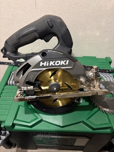 決まりました【
Hi koki】 ハイコーキ125ミリ丸鋸36v用