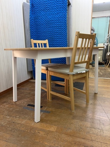 早い者勝ち!! 激安家具!! IKEA ピントルプ 4人掛けダイニングテーブル＆チェア×2脚 セット  クッションおまけ付き