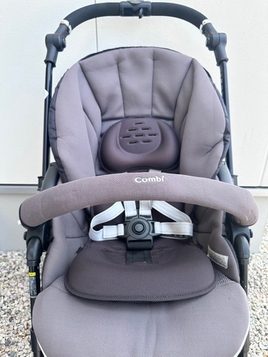 Combi    ベビーカー　両対面式　レインカバー付き
