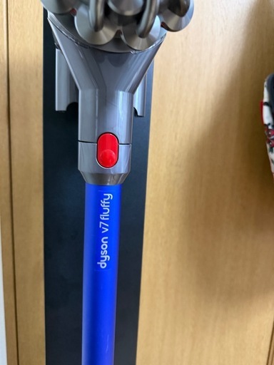 ダイソン　dyson  高額ラック付き　　純正品アダプタ付き　充電器込み　すぐ使える状態です