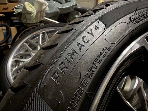 新車外し215/45R17 タイヤ4本17インチ