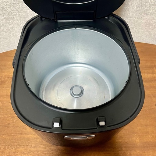 【取引完了】アイリスオーヤマ 炊飯器 10合 2023年製 RC-ME10-B 銘柄炊き 