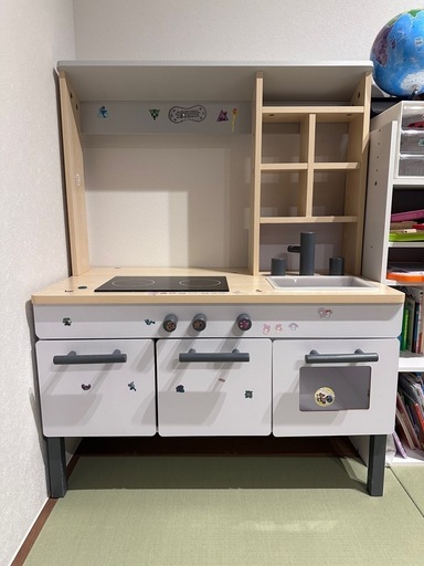 木製おもちゃのキッチン 収納付き　LOWYA