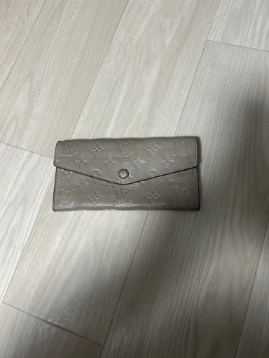 ビィトンの長財布　　中古　美品