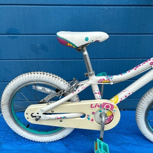 ADORE  ＢＭＸ　16インチ