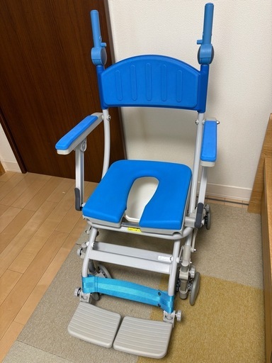 【2023年製・美品】介護用品　ウチヱ シャワーキャリー 入浴・排泄兼用 便受け付