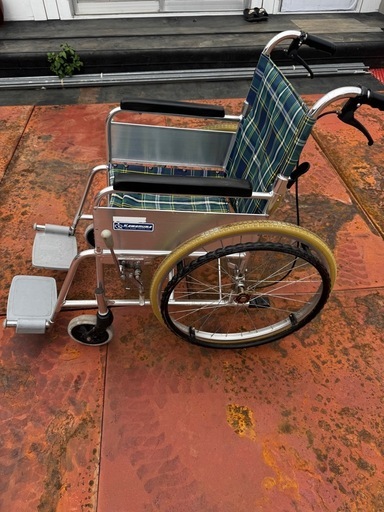 KAWAMURA KA102S-40 軽量アルミ製 自走式車椅子 ノーパンクタイヤ 折りたたみ式 介護 福祉埼玉県
