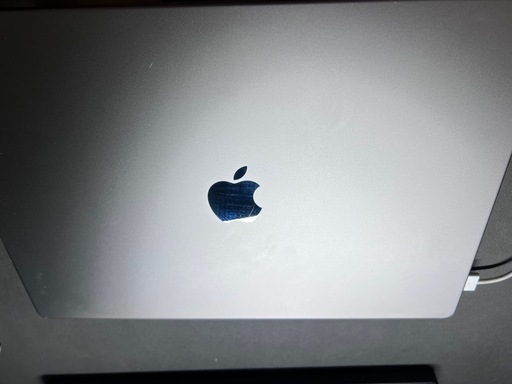 【美品】MacBook Pro 16インチ M1 Pro (32
GB / 512GB)