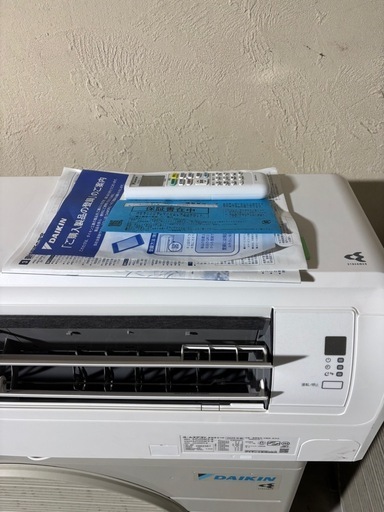 ?超美品❗️6ヶ月使用のみ?取付込❄️お掃除機能つき?簡易クリーニング済✨️中古 ダイキン DAIKIN ルームエアコン AJT225
