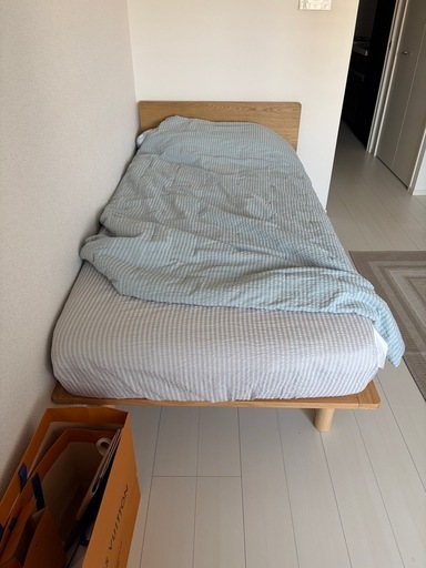 【1.2m シングルベッド（セミダブルサイズ）譲ります】
