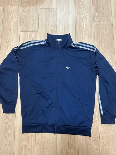 adidas ジャケット　レディース