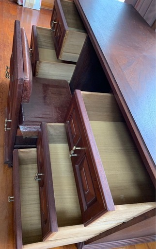収納家具　椅子付き