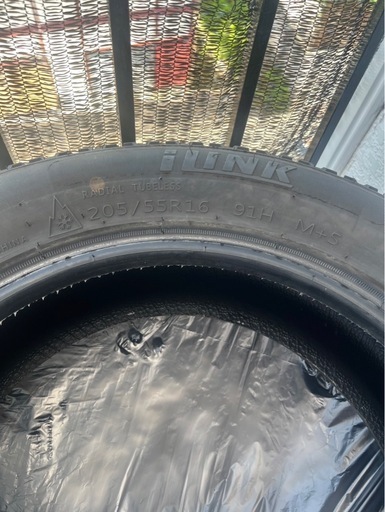 スノータイヤ　冬用タイヤ　2024/10製　205/55R16 1度使用