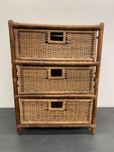 レトロな雰囲気のラタン製 3段チェスト (KUROMI) 神立の収納家具
