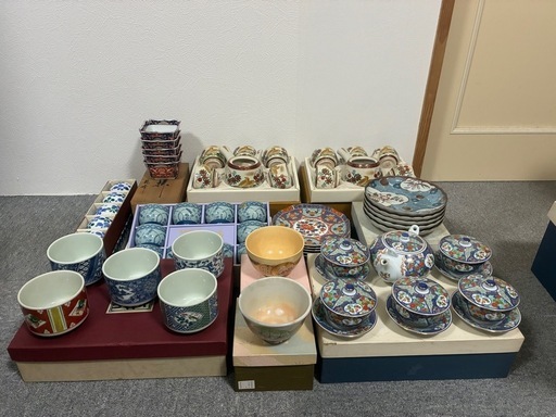 食器 有田焼・九谷焼 茶器揃い 食器大量まとめ売り 木箱付き 未使用保管品