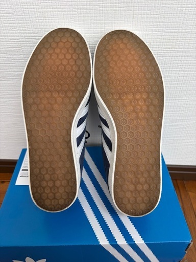 アディダス　adidas ガゼル　GAZELLE