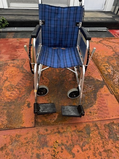 KAWAMURA KA102S-40 自走式車椅子 ノーパンクタイヤ仕様 折りたたみ式 アルミ製 介護用品 動作良好埼玉県
