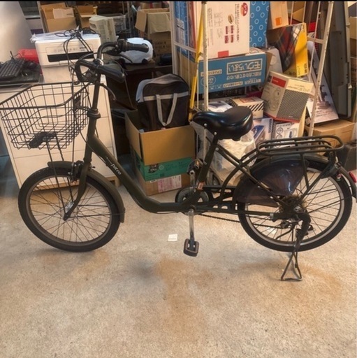 自転車 ママチャリ pateo  22inch 黒 パンクしてます 