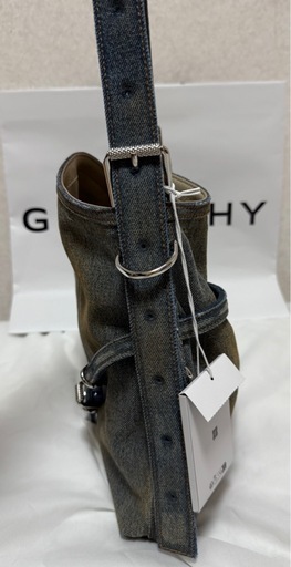【新品未使用】 GIVENCHY Voyou ミディアムバッグ