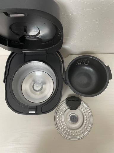 f●t■SHARPシャープ・ジャー炊飯器・0.5〜3合炊き【KS-CF05B-B】2024年製　マイコン方式　パン調理他多彩な炊飯メニ