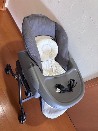 Combi 電動ハイローチェア