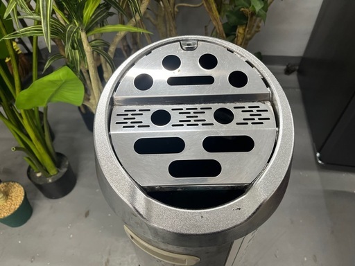 貴重な一品】JTスタンド灰皿 (ぬーんきー) 糸満のその他の中古あげます