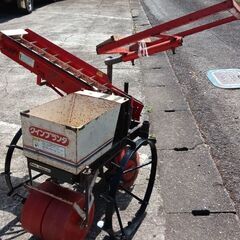 ジャガイモ (種芋) 植え付け機　実働　耕運機 テーラー 取り付け用！！ 希少中古機の画像