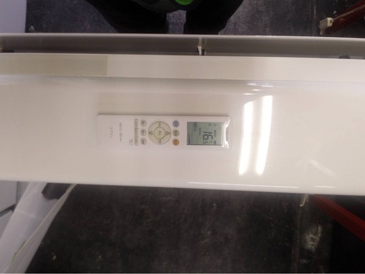 【中古】東芝 ルームエアコン RAS-H401PT (W) 本体