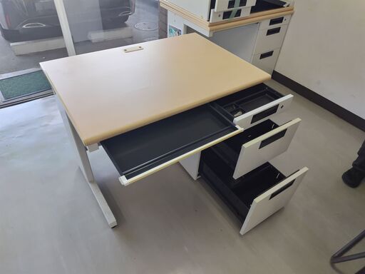 【美品/事務机 4台セット/配送可】PLUS製 片袖机 事務机 4台セット 木目調天板×ホワイト（状態良好・一部パーツ欠品あり