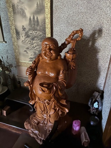 大きくて重たい置物です