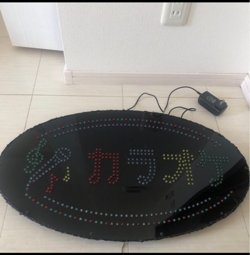 集客力アップ、大きな電子LED看板　　