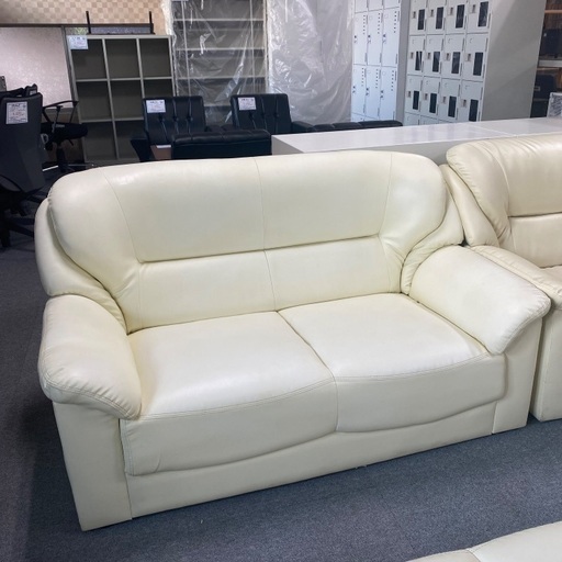 ◆２人掛けソファー◆格安◆中古◆２Ｐソファー◆アイボリー◆合成皮革◆サンコウ◆ 中古】つくばみらい市のソファを格安/激安/無料であげます・譲ります 