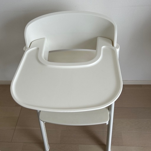 ノウス (NOVUS) ベビーハイチェア（ホワイト)ベルトなし(中古品)