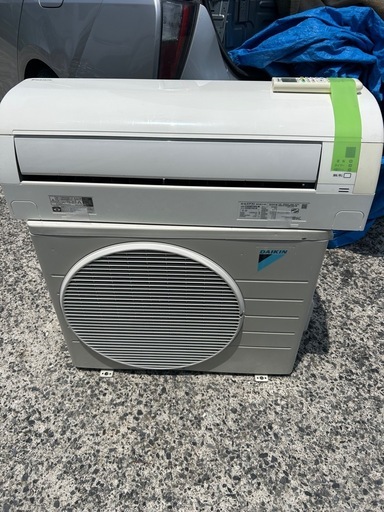 美品☆DAIKIN♢﻿主に8畳♢﻿ヒートブースト制御♢﻿風ないス運転♢﻿内部クリーン♢﻿自動運転♢﻿スマートフォン対応