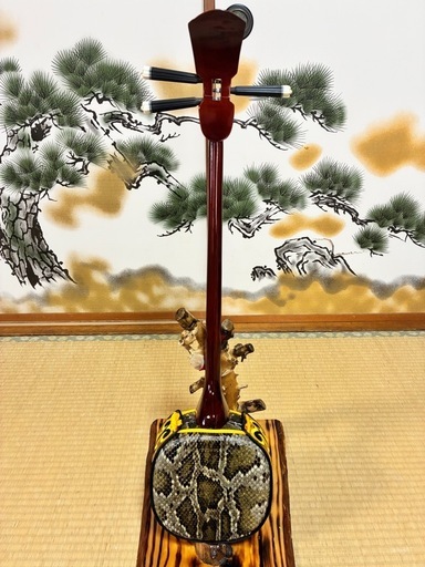 沖縄三線！新品貴重！知念大工型！蛇皮本張り【一枚張り】付属品付き