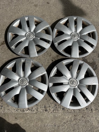 GOODYEAR ICE NAVI7 165/70R14のスタッドレスタイヤ4本セット